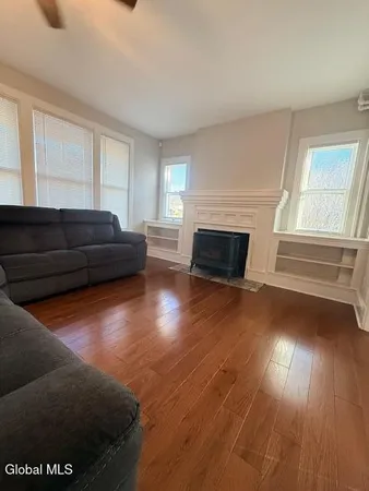 $3,200 | 226 North Greenbush Road, North Greenbush, NY 12180