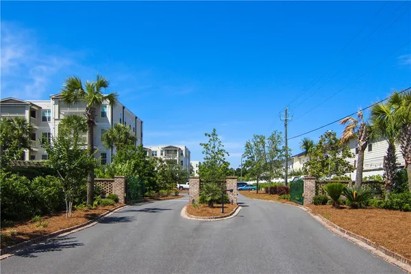 $3,950 | 105 Gascoigne Avenue, Unit 102, St. Simons Island, GA 31522