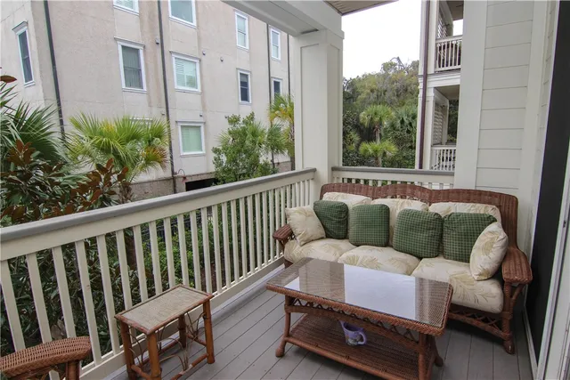 $3,950 | 105 Gascoigne Avenue, Unit 102, St. Simons Island, GA 31522