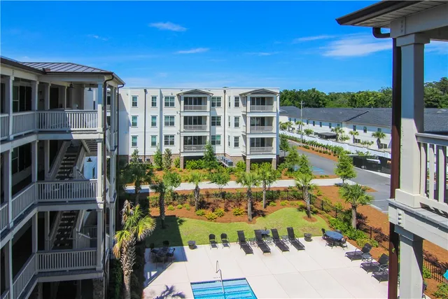 $3,950 | 105 Gascoigne Avenue, Unit 102, St. Simons Island, GA 31522