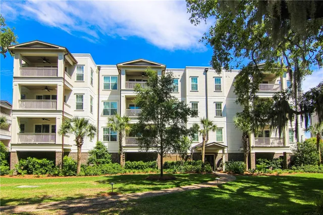 $3,950 | 105 Gascoigne Avenue, Unit 102, St. Simons Island, GA 31522