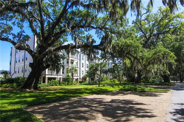 $3,950 | 105 Gascoigne Avenue, Unit 102, St. Simons Island, GA 31522