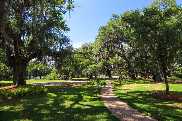 $3,950 | 105 Gascoigne Avenue, Unit 102, St. Simons Island, GA 31522