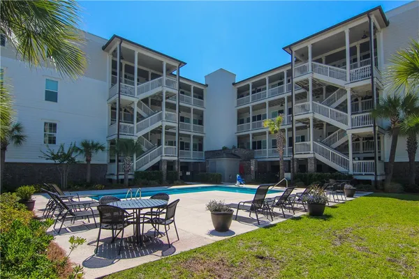 $3,950 | 105 Gascoigne Avenue, Unit 102, St. Simons Island, GA 31522
