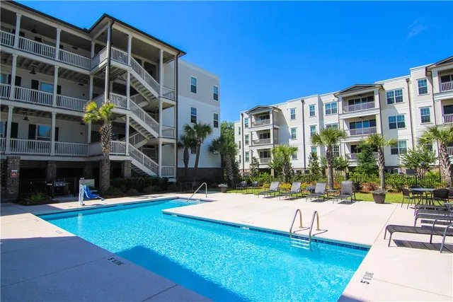 $3,950 | 105 Gascoigne Avenue, Unit 102, St. Simons Island, GA 31522