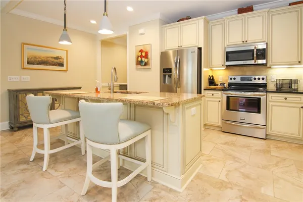 $3,950 | 105 Gascoigne Avenue, Unit 102, St. Simons Island, GA 31522