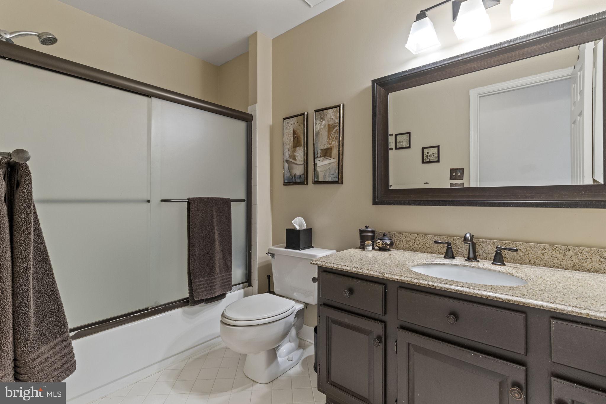 14116 Eternity Road Germantown, MD 20874 - Photo 13 of 21 Top-level full bath