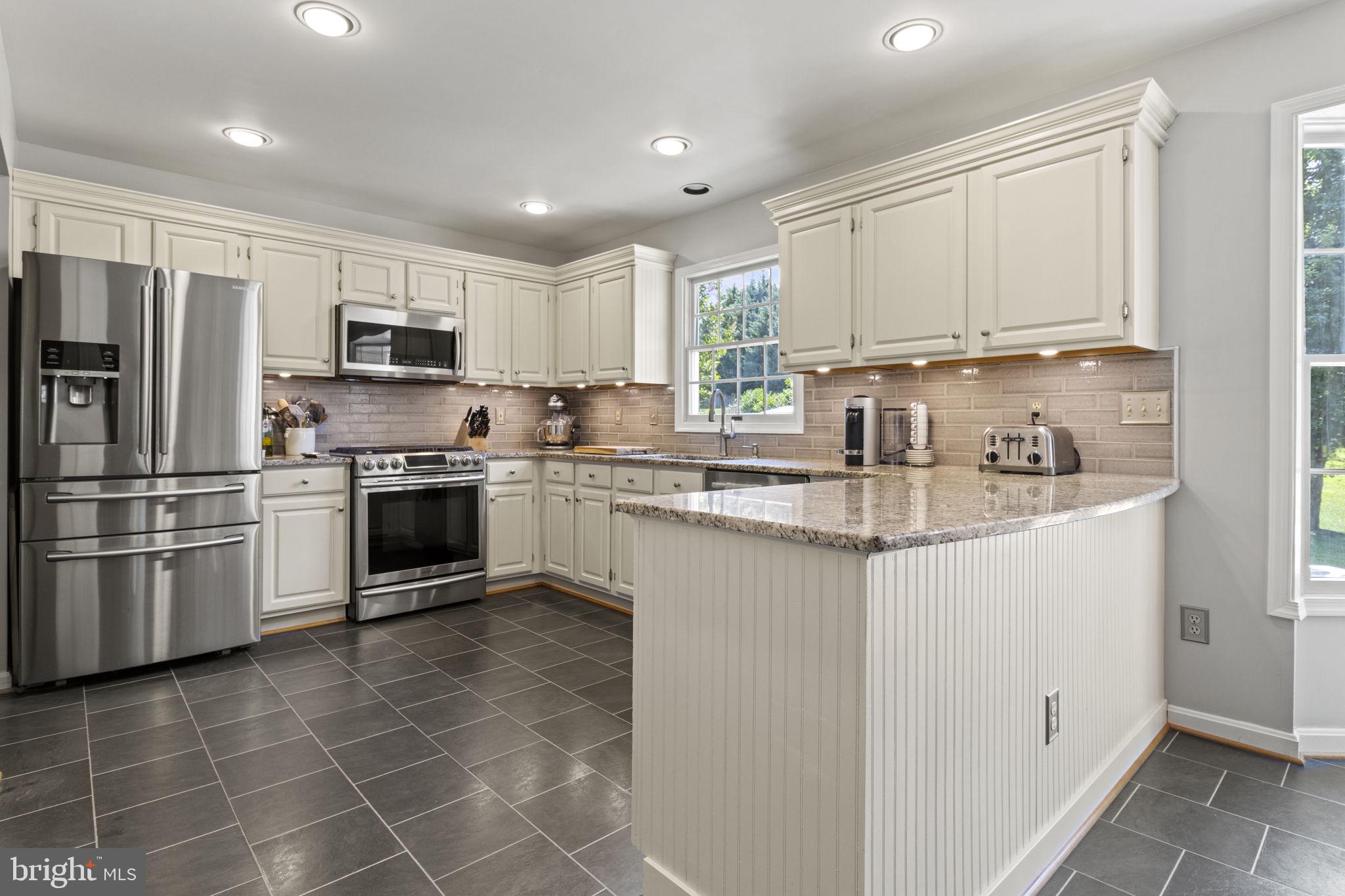 Lots of cabinet & counter space
