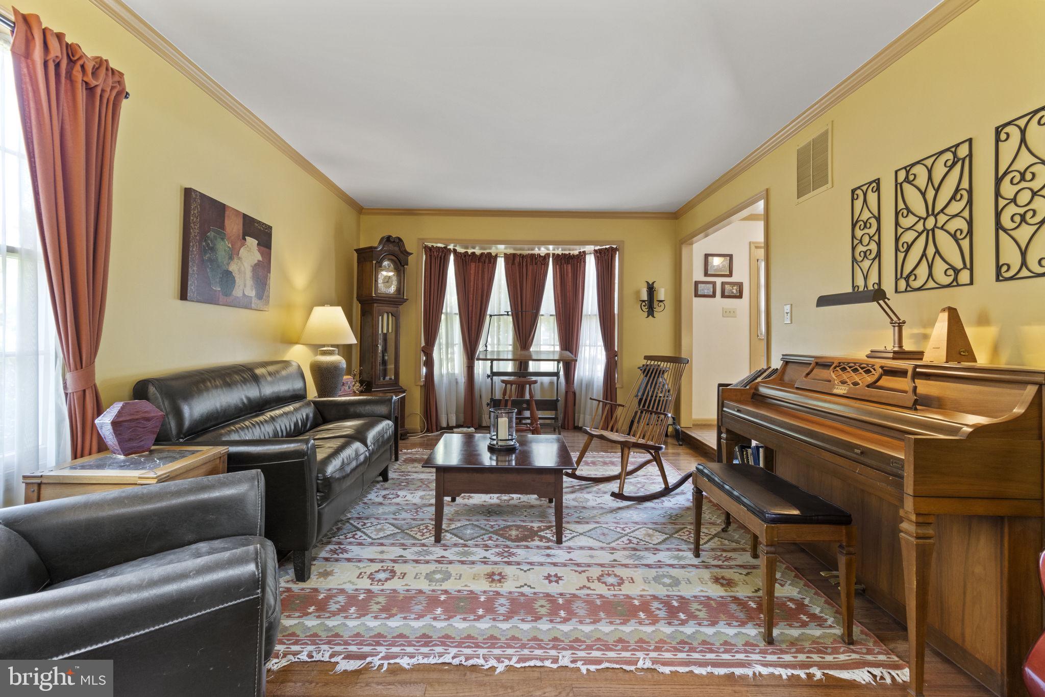 Formal LR  but it could be an ext of family room