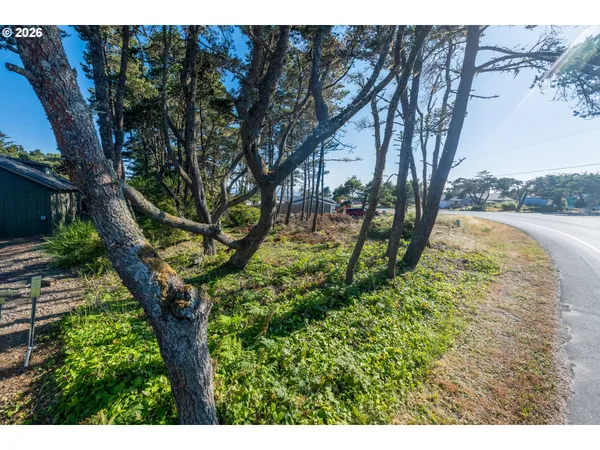 $94,900 | 2017 Northwest Bayshore Drive, Waldport, OR 97394