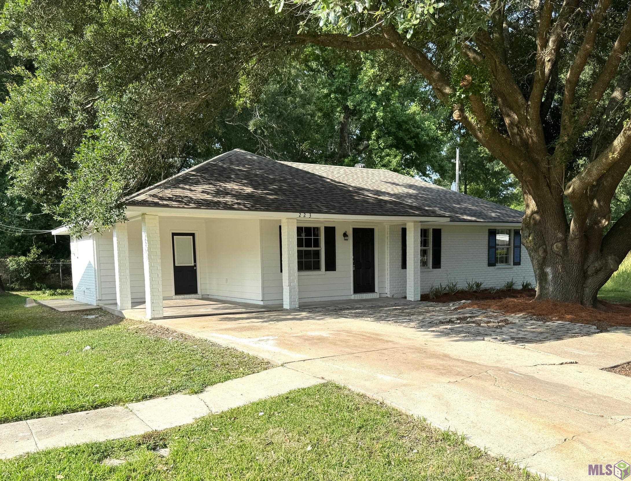 223 Gatebriar Street Baton Rouge, LA 70807 - Photo 1 of 8 Gallery Image 1