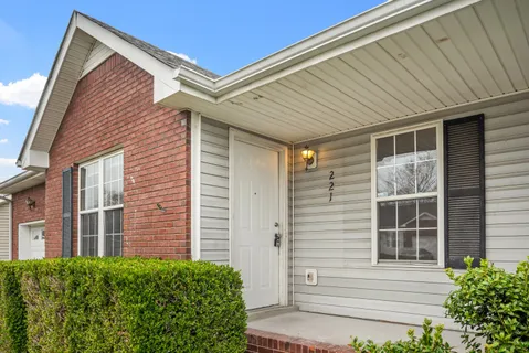 $220,000 | 221 Grassmire Drive, Clarksville, TN 37042