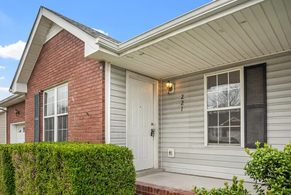 $220,000 | 221 Grassmire Drive, Clarksville, TN 37042
