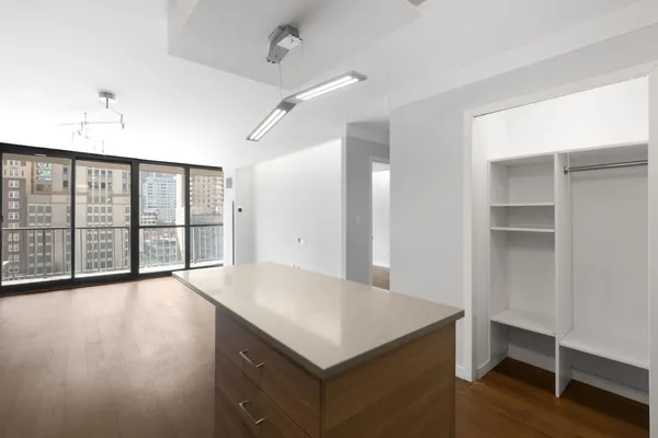 $2,400 | 10 East Ontario Street, Unit 904, Chicago, IL 60611