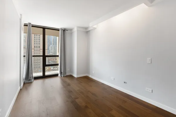 $2,400 | 10 East Ontario Street, Unit 904, Chicago, IL 60611