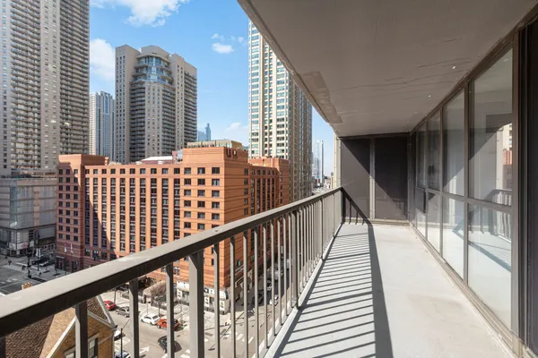 $2,400 | 10 East Ontario Street, Unit 904, Chicago, IL 60611