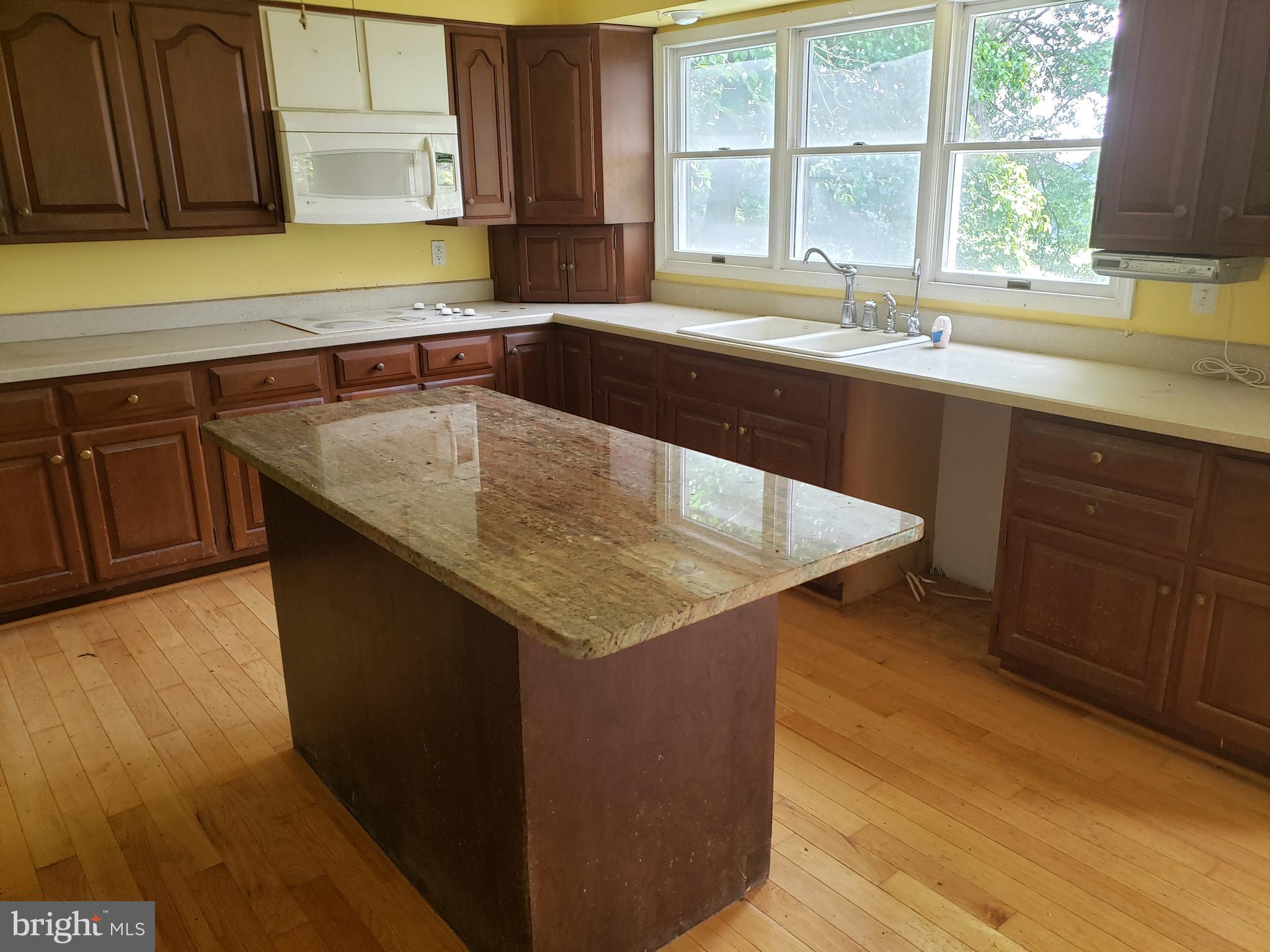 1303 Arnold Road Westminster, MD 21157 - Photo 16 of 53 KITCHEN