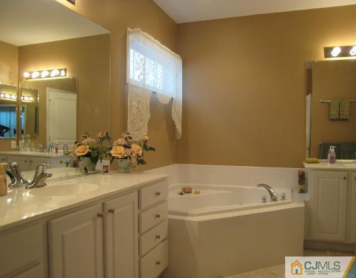 373 Windfall Lane Somerset, NJ 08873 - Photo 10 of 10