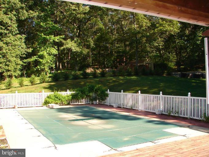 729 Nottingham Road Elkton, MD 21921 - Photo 23 of 30 Swimming Pool