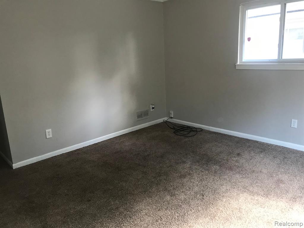 25718 Hanover Street Dearborn Heights, MI 48125 - Photo 10 of 10
