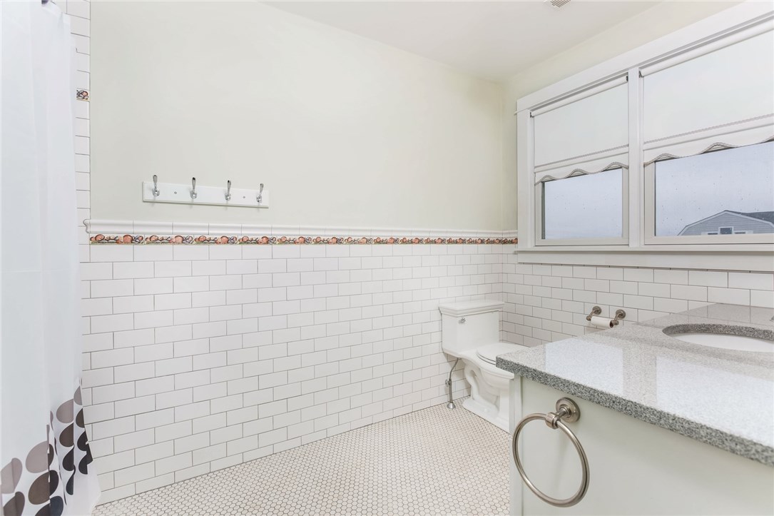 985 Matunuck Beach Road South Kingstown, RI 02879 - Photo 20 of 34 Gallery Image 20