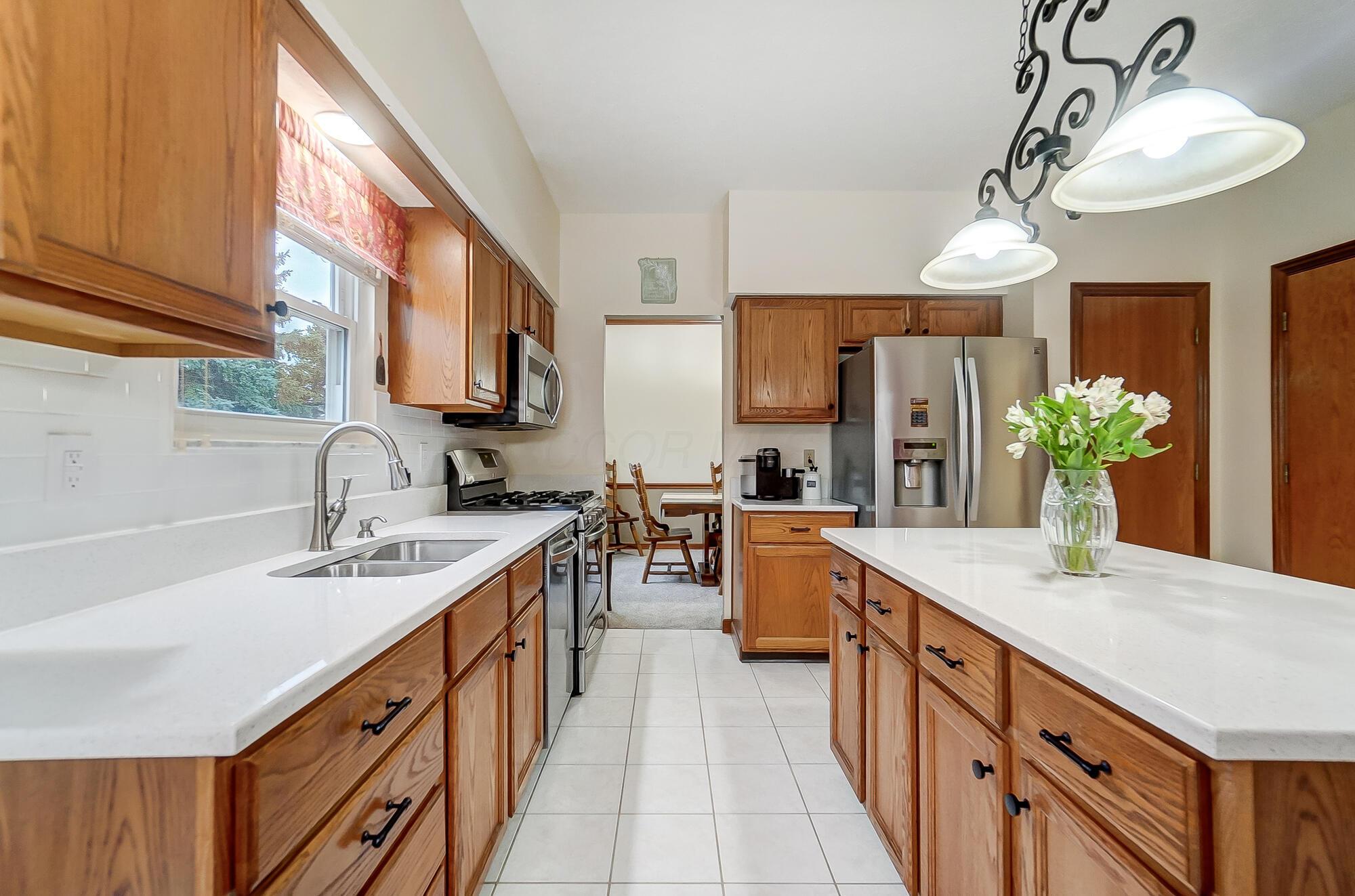 5337 Sutter Home Road Hilliard, OH 43026 - Photo 11 of 72 Plenty of serving space on the counters for your next holiday party!