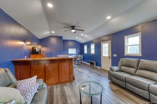 a view of a house with backyard