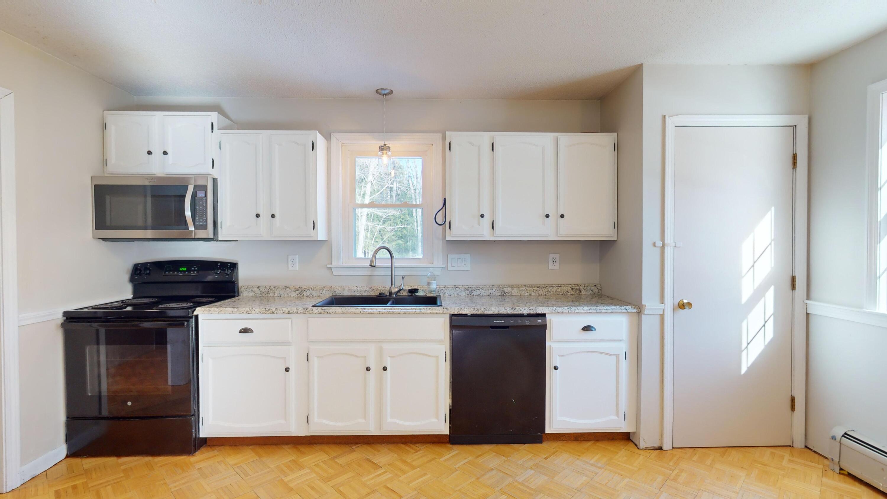 28 Ruth Avenue Hampden, ME 04444 - Photo 3 of 37 3