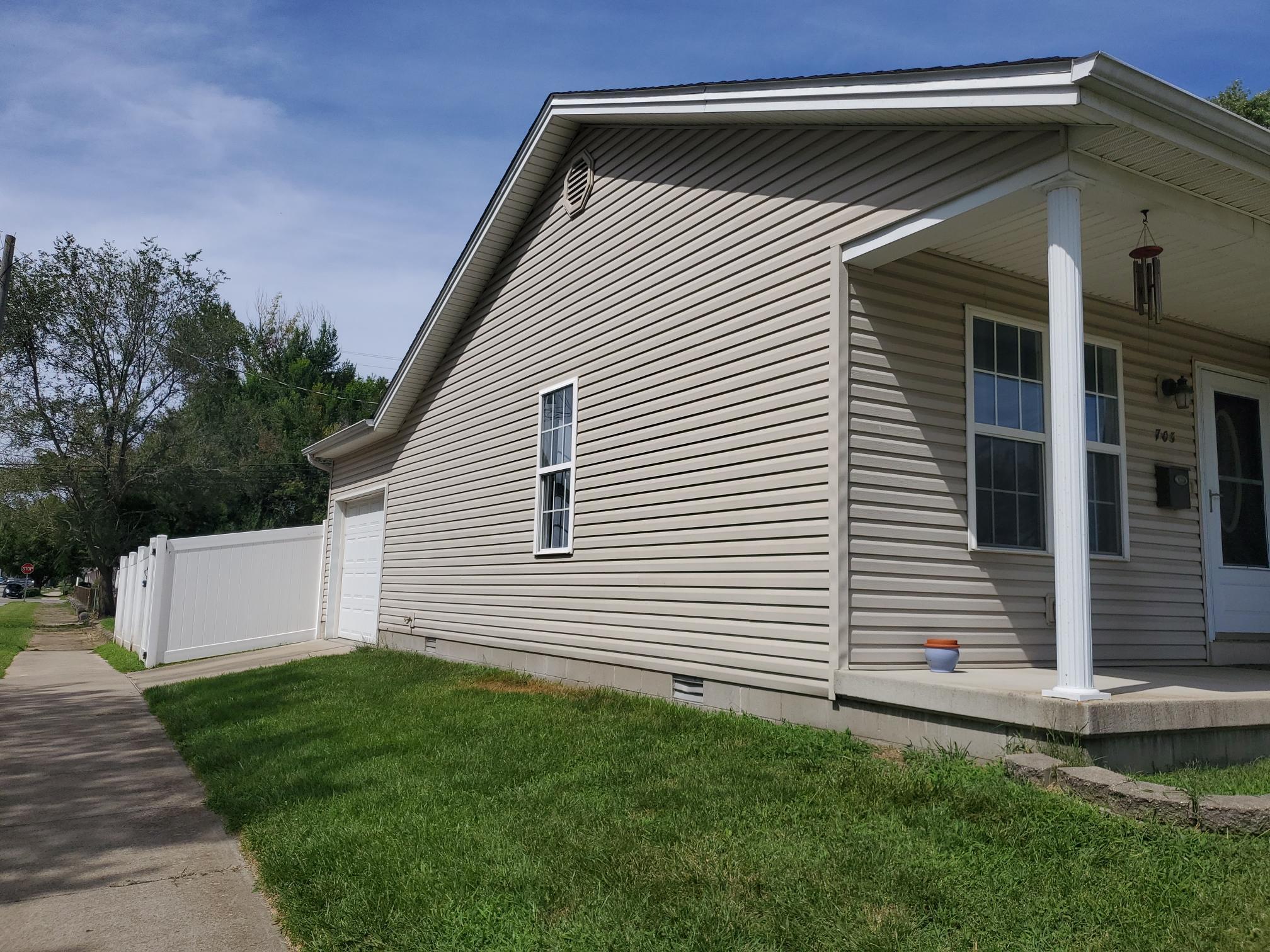 703 East 4th St Road Seymour, IN 47274 - Photo 6 of 51 Gallery Image 6
