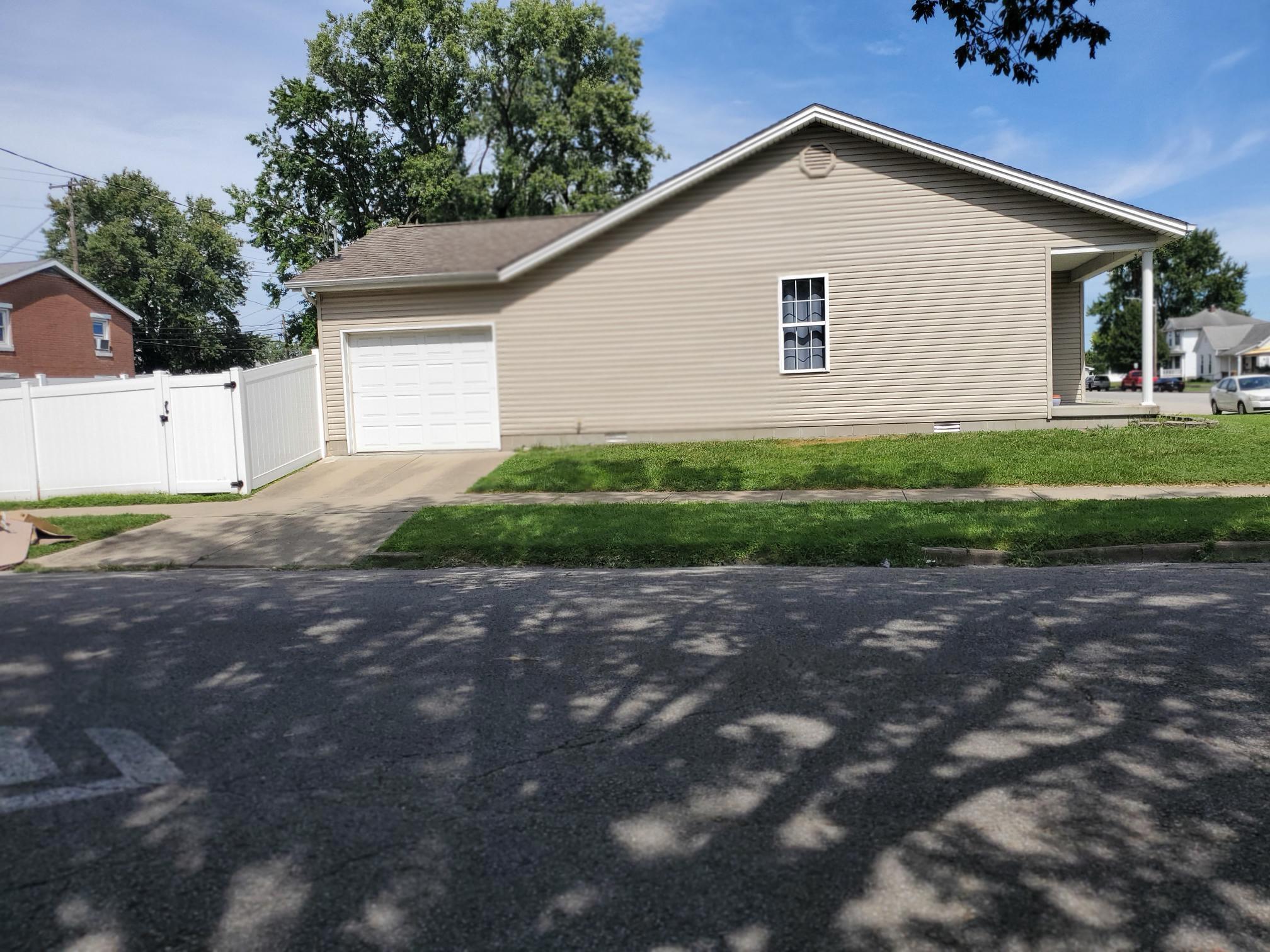 703 East 4th St Road Seymour, IN 47274 - Photo 7 of 51 Gallery Image 7