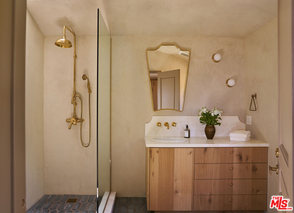6911 Los Tilos Road Los Angeles, CA 90068 - Photo 16 of 44