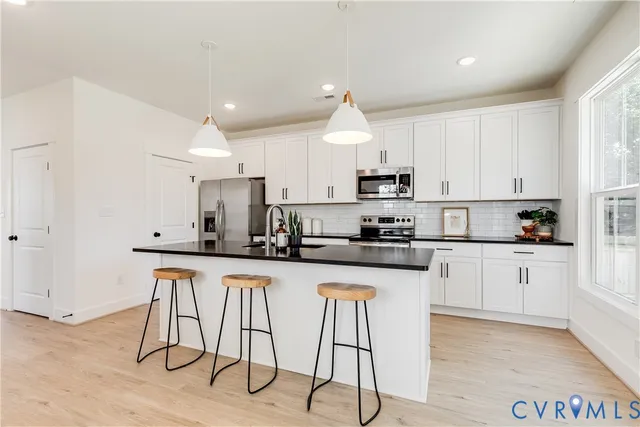 $385,000 | 2119 5th Avenue, Richmond, VA 23222