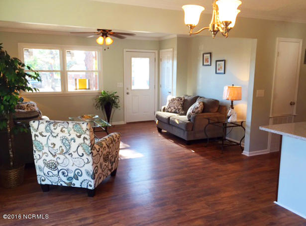 318 Burbank Road Wilmington, NC 28412 - Photo 5 of 11 Photo 161223 MLS Staging - Burbank 318 (