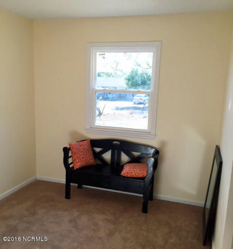 318 Burbank Road Wilmington, NC 28412 - Photo 8 of 11 Photo 161223 MLS Staging - Burbank 318 (