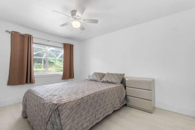 5516 Colbright Road Lake Worth, FL 33467 - Photo 23 of 40 2nd bedroom