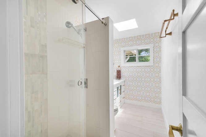 5516 Colbright Road Lake Worth, FL 33467 - Photo 25 of 40 Guest Bathroom