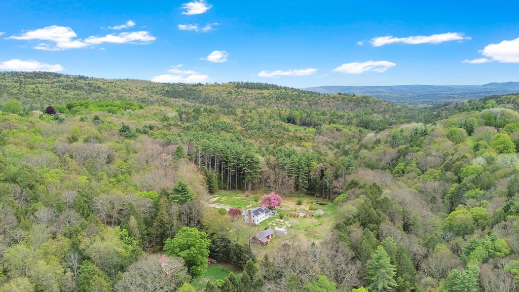 79 South Schoolhouse Road Greenfield, MA 01301 - Photo 2 of 33