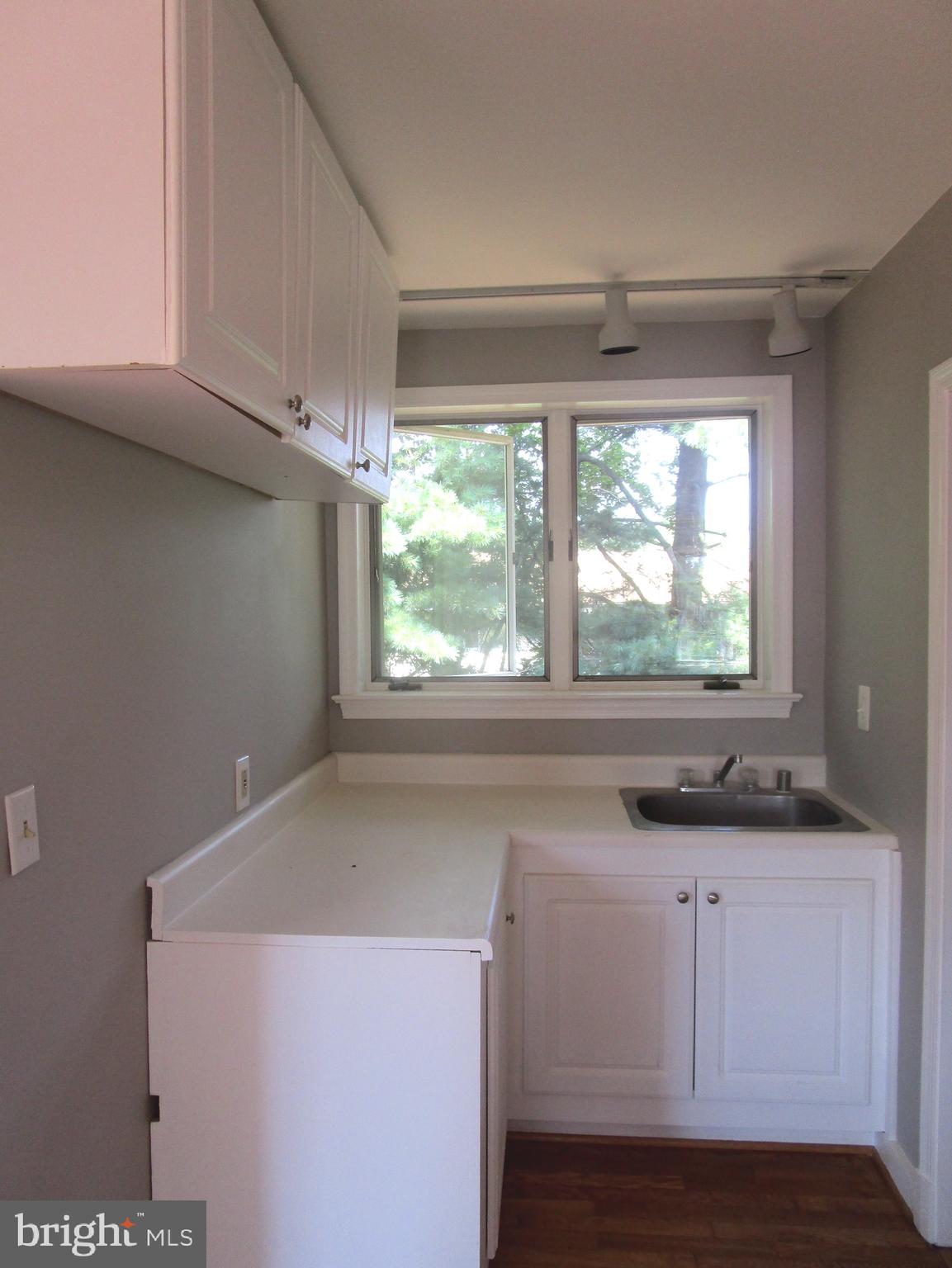 672 Red Cedar Road Annapolis, MD 21409 - Photo 15 of 39 Wet Bar