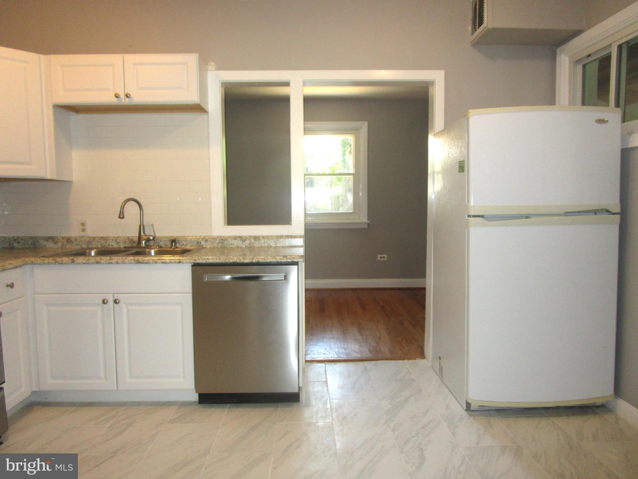 672 Red Cedar Road Annapolis, MD 21409 - Photo 7 of 39 Kitchen