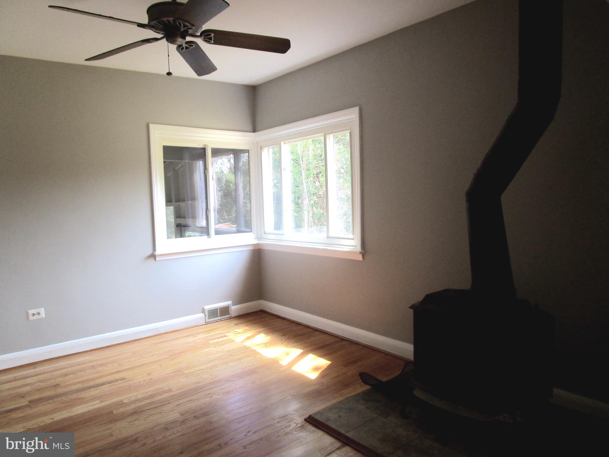 672 Red Cedar Road Annapolis, MD 21409 - Photo 8 of 39 Living Room