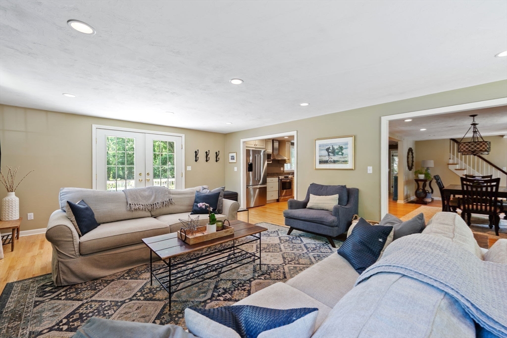 68 Old Post Road Walpole, MA 02032 - Photo 14 of 39