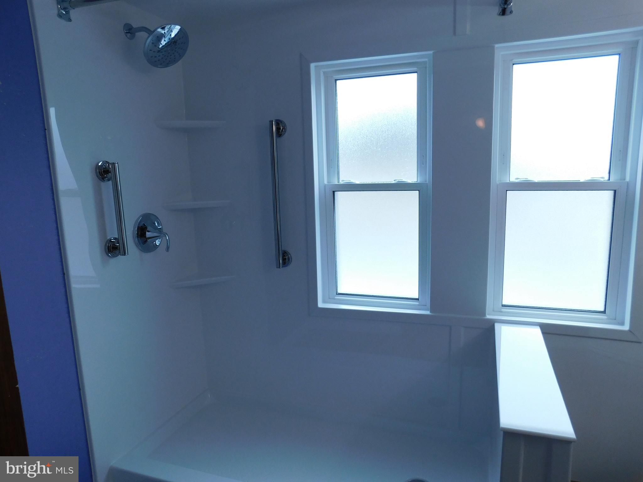 122 Loop Road Lewistown, PA 17044 - Photo 17 of 41 a bathroom with a window