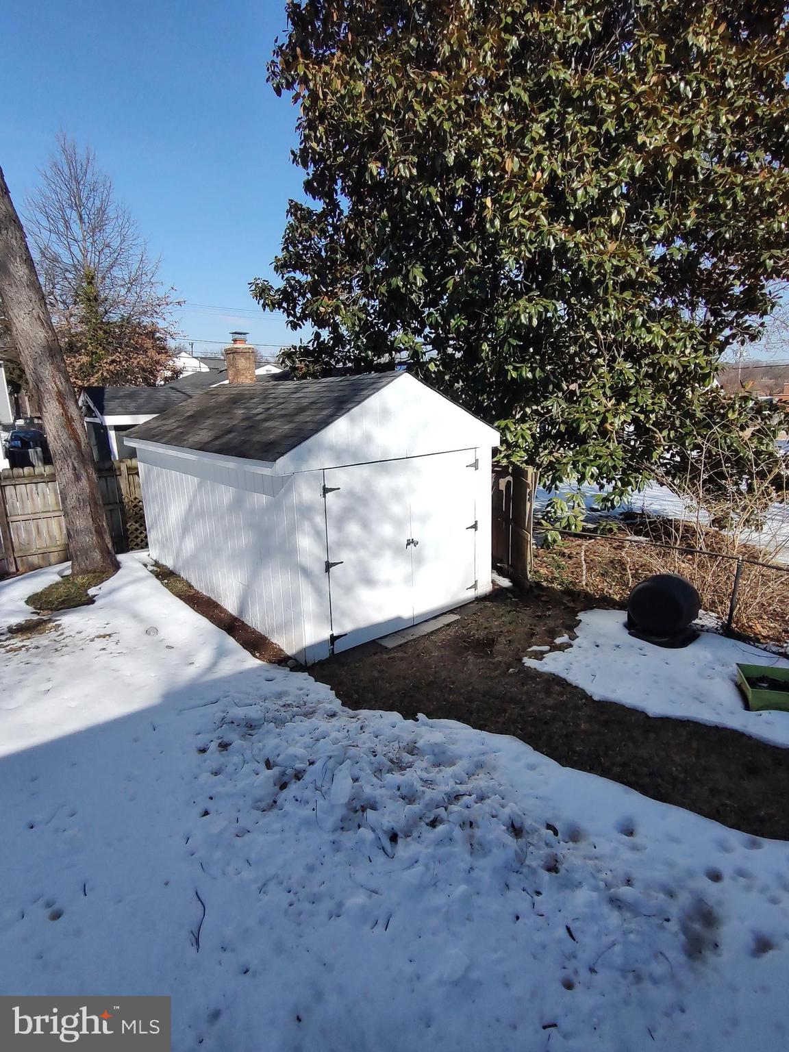 4908 Riverdale Road Riverdale, MD 20737 - Photo 9 of 21 10 x 16 shed, garage