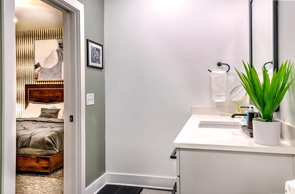 $6,995 | 2704 Clifton Avenue, Unit 402, Nashville, TN 37209