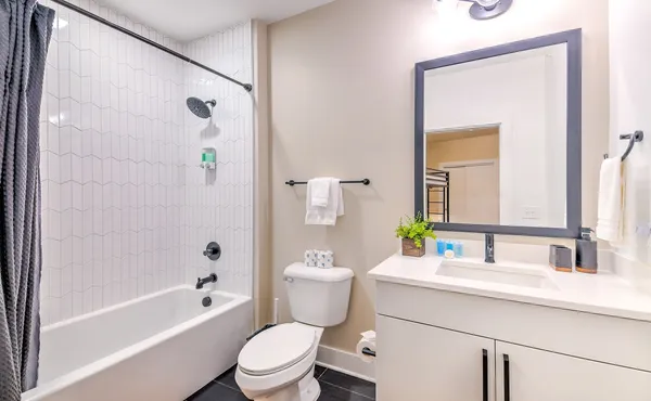 $6,995 | 2704 Clifton Avenue, Unit 402, Nashville, TN 37209