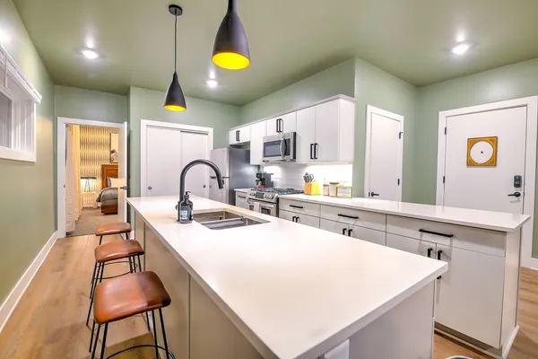 $6,995 | 2704 Clifton Avenue, Unit 402, Nashville, TN 37209