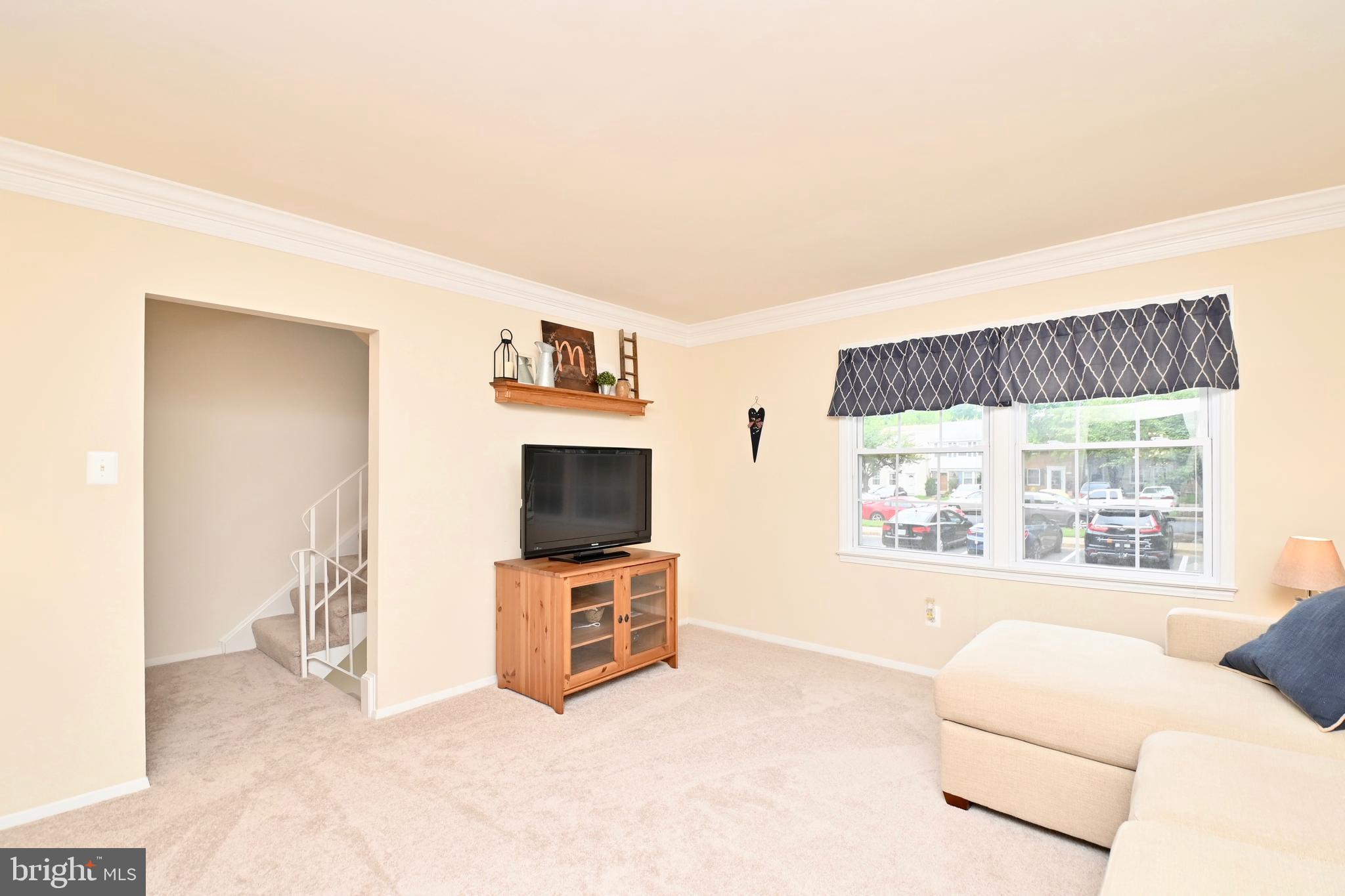 8403 Thompson Road Annandale, VA 22003 - Photo 6 of 30 Living Room