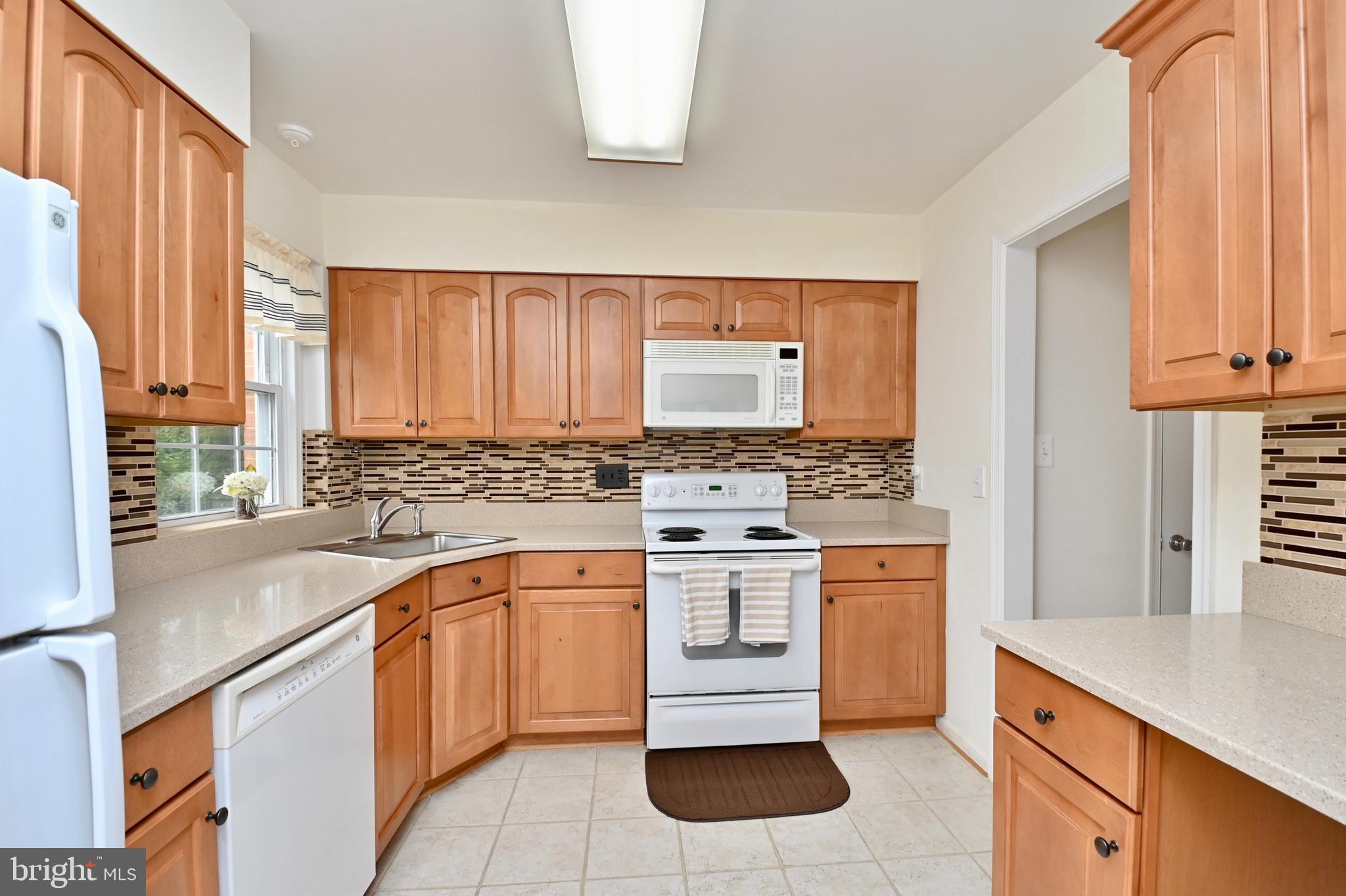 8403 Thompson Road Annandale, VA 22003 - Photo 9 of 30 Kitchen