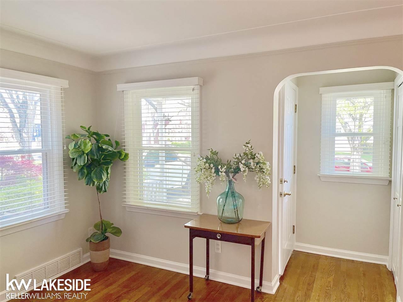 1833 Hampton Road Grosse Pointe, MI 48236 - Photo 11 of 45