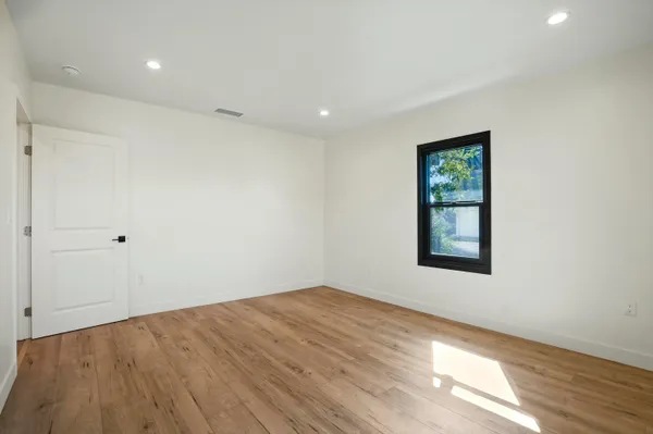 $1,199,000 | 2745 Kenwood Avenue, Los Angeles, CA 90007